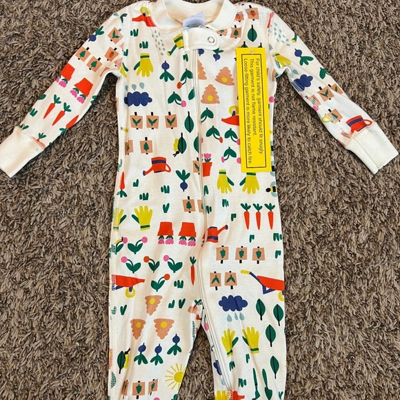 Hanna Andersson Other - NWT Hanna Andersson baby zip footless sleeper 6-12 mos gardening print cotton